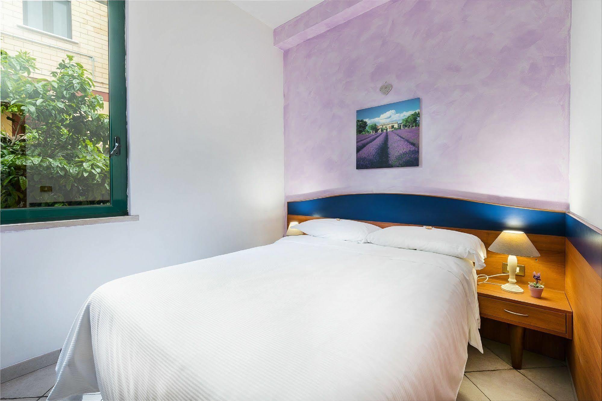 Hotel La Villetta Фиумичино Екстериор снимка
