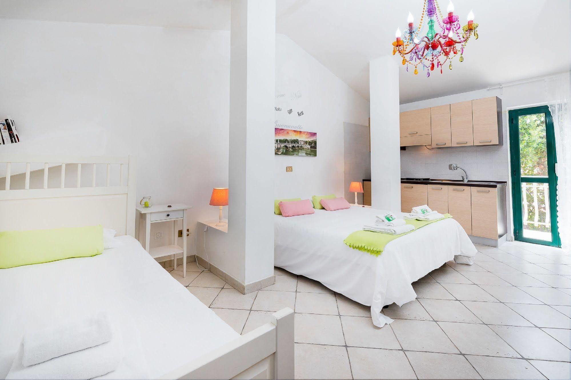 Hotel La Villetta Фиумичино Екстериор снимка