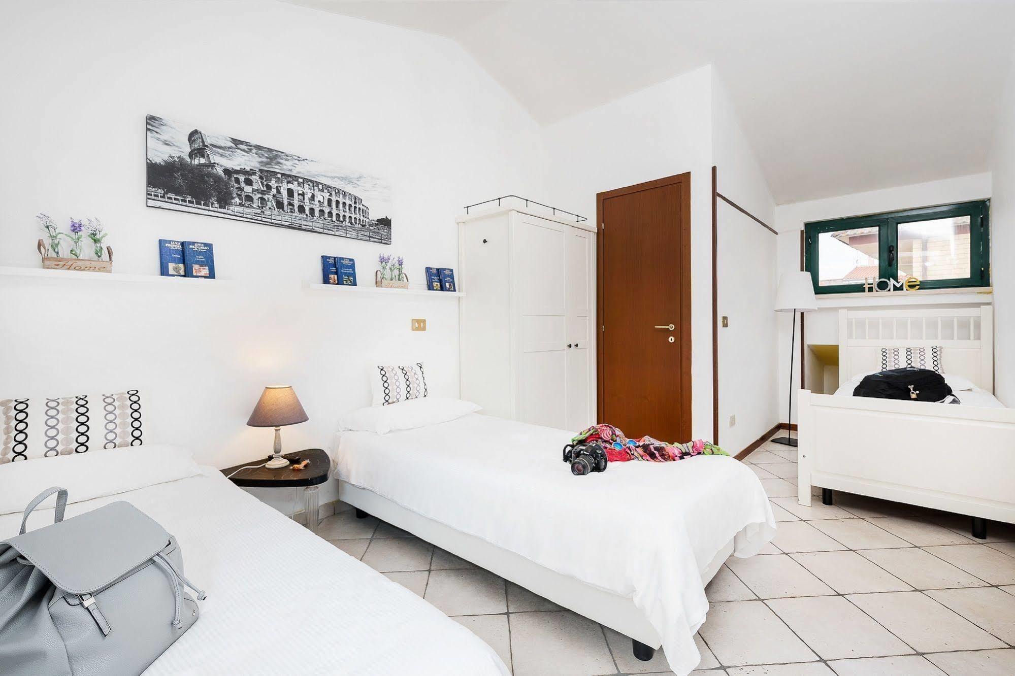 Hotel La Villetta Фиумичино Екстериор снимка