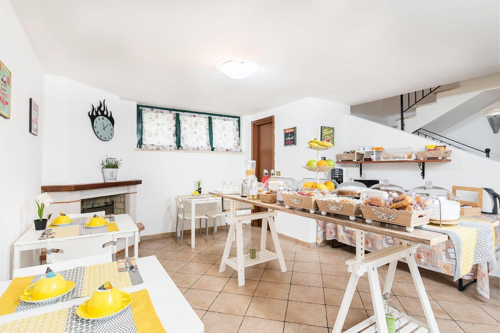 Hotel La Villetta Фиумичино Екстериор снимка